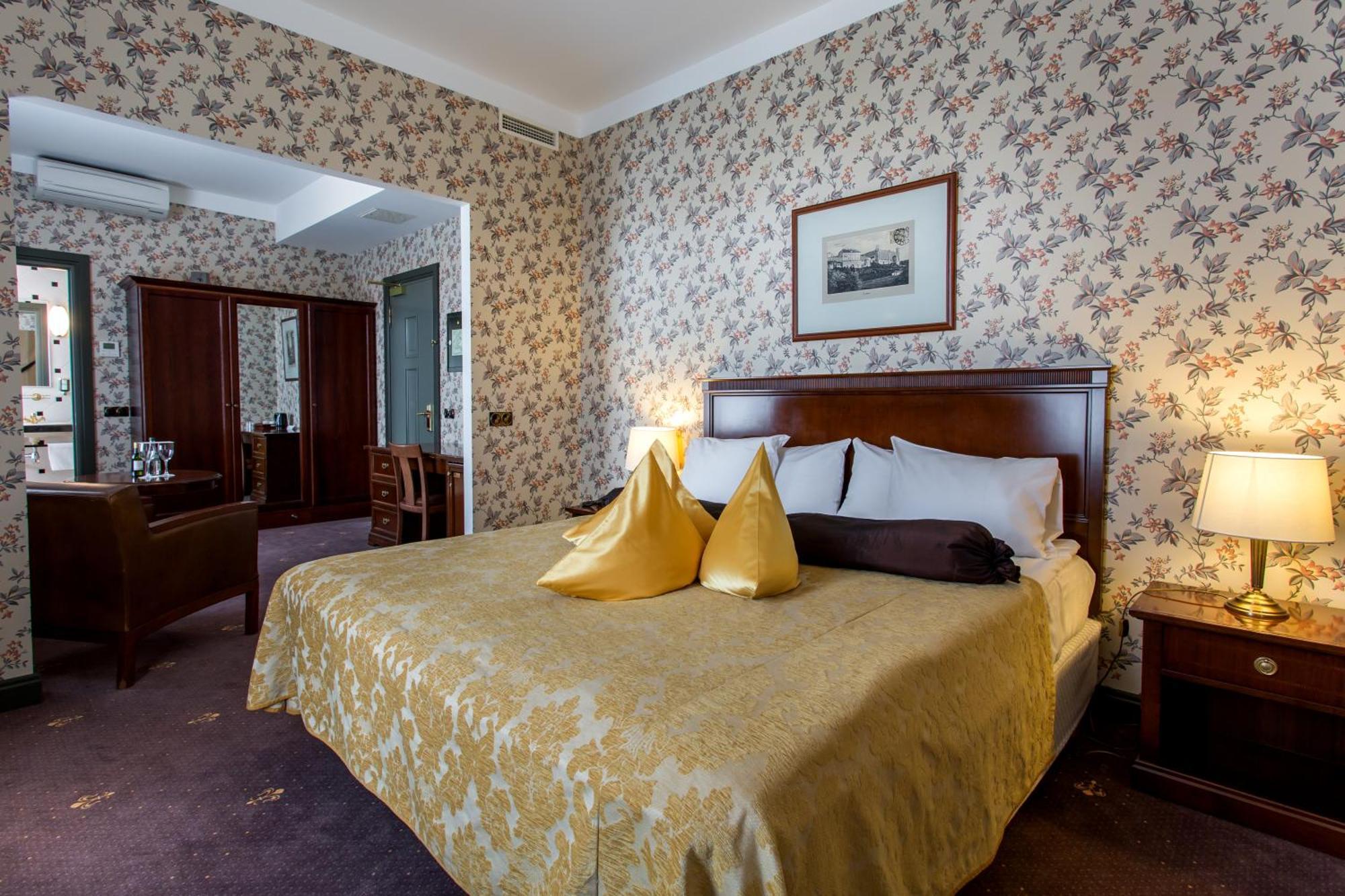 Suite with Sauna - Historical Main Building,633125319:JPEG